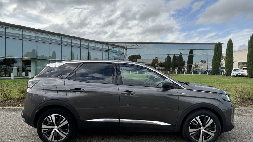 Aperçu du véhicule : HYBRID 225CH ALLURE E-EAT8