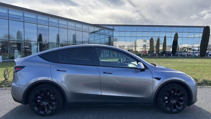 Aperçu du véhicule : LONG RANGE AWD