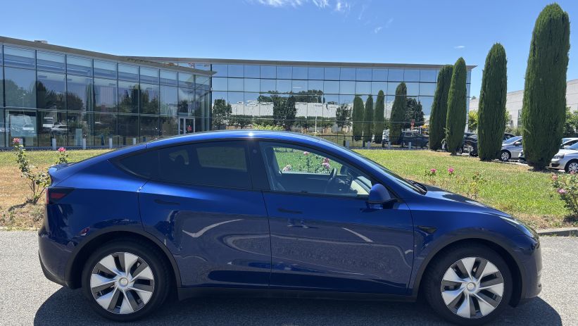Aperçu du véhicule : LONG RANGE AWD