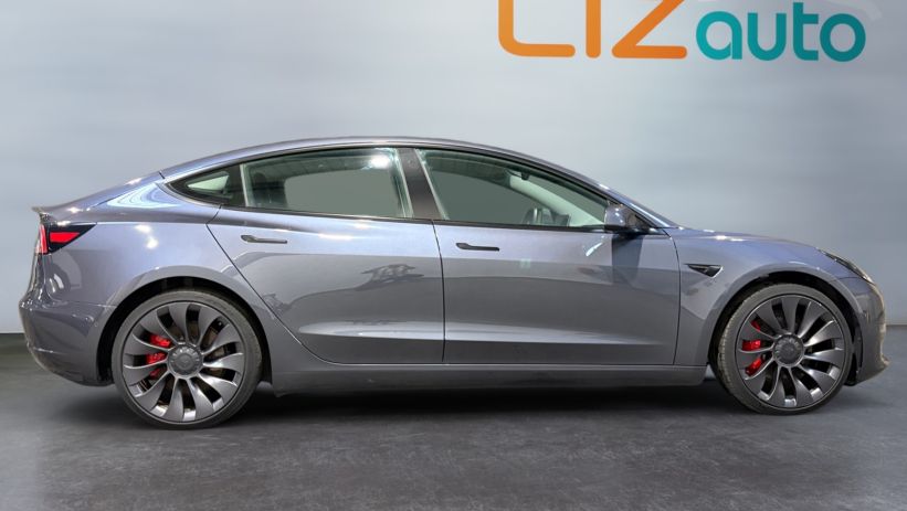 Aperçu du véhicule : PERFORMANCE PUP AWD UPGRADE MY22