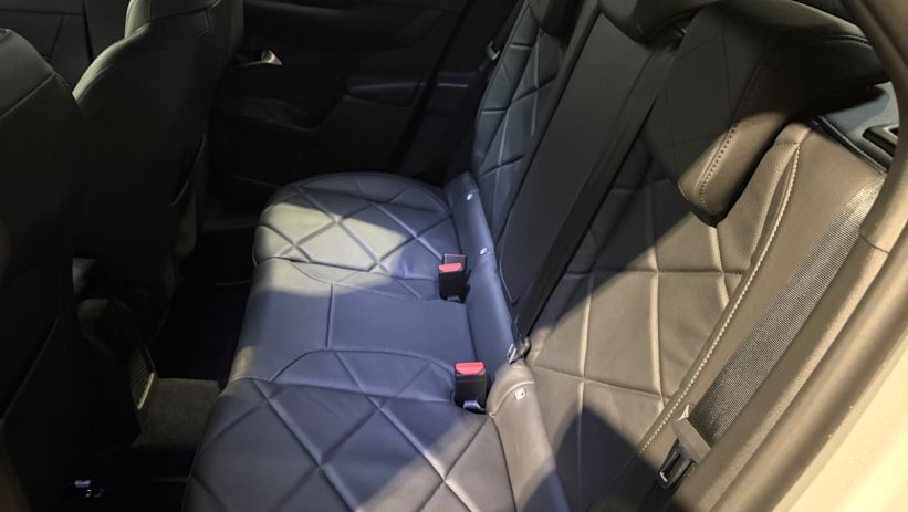 Aperçu du véhicule : PURETECH 155CH RIVOLI AUTOMATIQUE