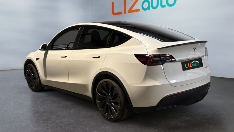 Aperçu du véhicule : PERFORMANCE AWD