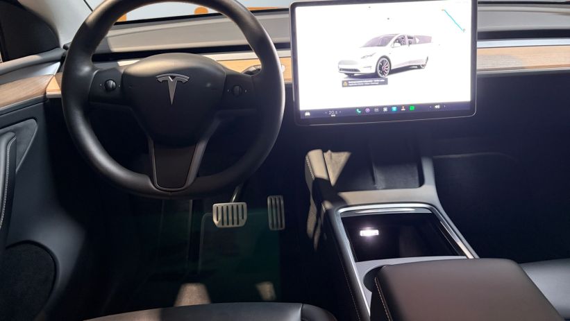 Aperçu du véhicule : PERFORMANCE AWD