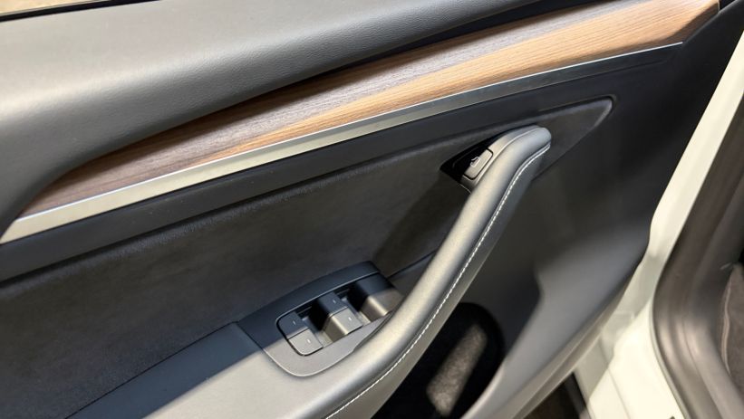 Aperçu du véhicule : PERFORMANCE AWD