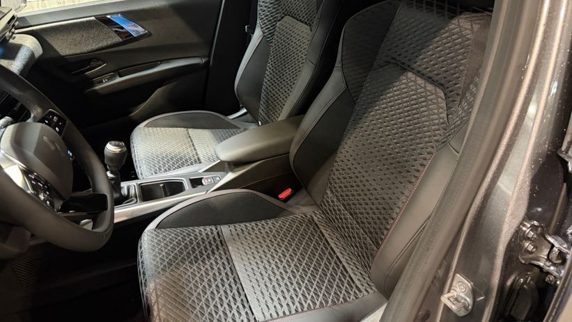 Aperçu du véhicule : 1.2 TCE 115CH TECHNO