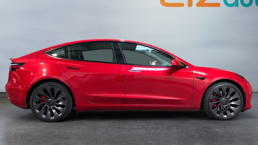 Aperçu du véhicule : PERFORMANCE PUP AWD UPGRADE MY22