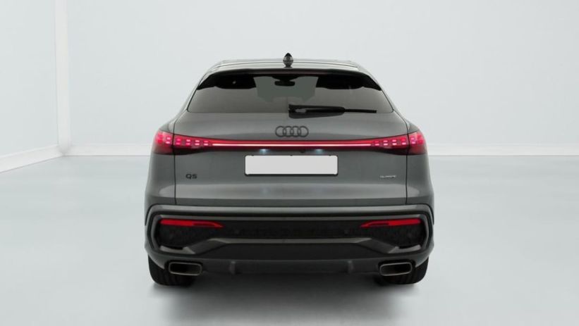 Aperçu du véhicule : e-hybrid 299 ch S tronic 7 Quattro S line