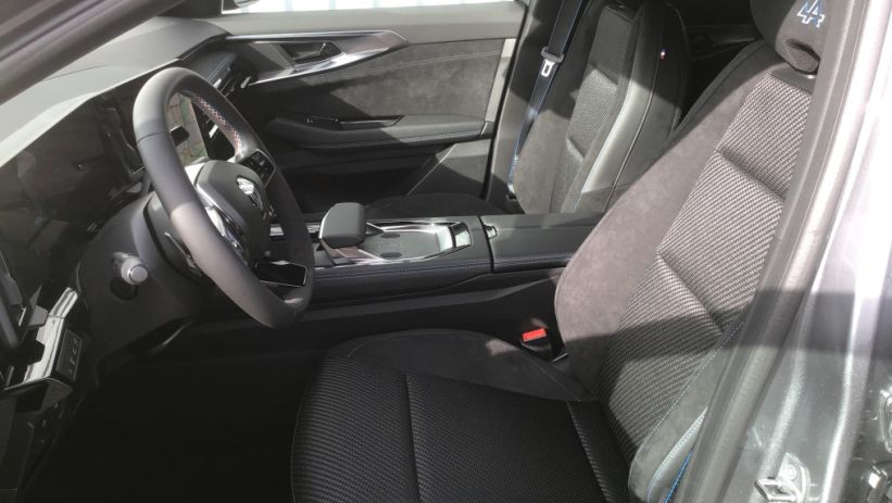 Aperçu du véhicule : AUSTRAL E-Tech hybrid 200 Techno esprit Alpine