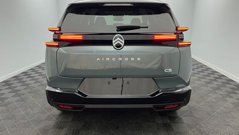 Aperçu du véhicule : Nouveau Hybrid 145 ch e-DCS6 Plus Vert Astoria - Toit Noir Perla Nera avec 2550€ d'équipements inclus