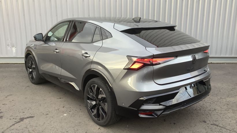 Aperçu du véhicule : RAFALE E-Tech full hybrid 200 ch esprit Alpine