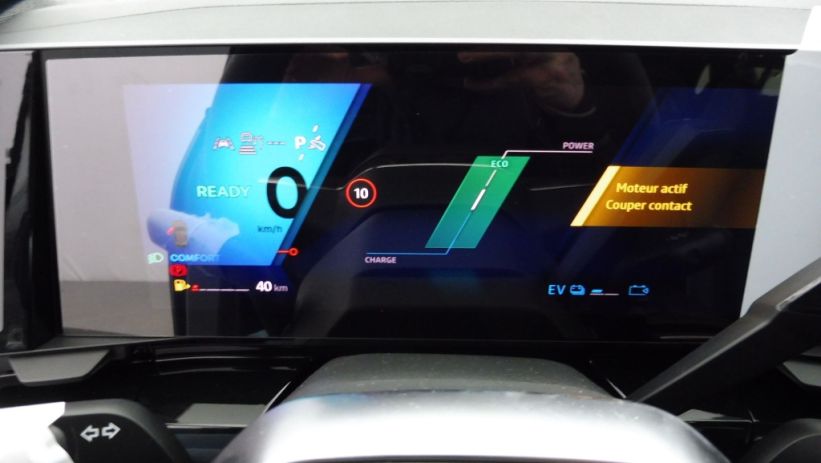 Aperçu du véhicule : 1.2 E-TECH FULL HYBRID 200CH ICONIC- 24