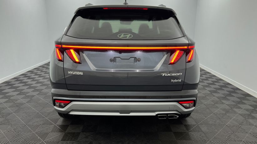 Aperçu du véhicule : 1.6 T-GDI 239 Hybrid BVA6 Executive Ecotronic Gray avec 1680€ d'équipements inclus