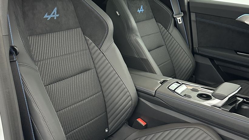 Aperçu du véhicule : E-Tech full hybrid 200ch Esprit Alpine