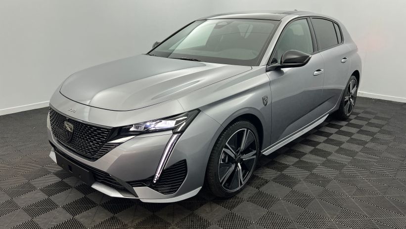 Aperçu du véhicule : BlueHDi 130ch S&S EAT8 GT Gris Artense avec 4500€ d'équipements inclus