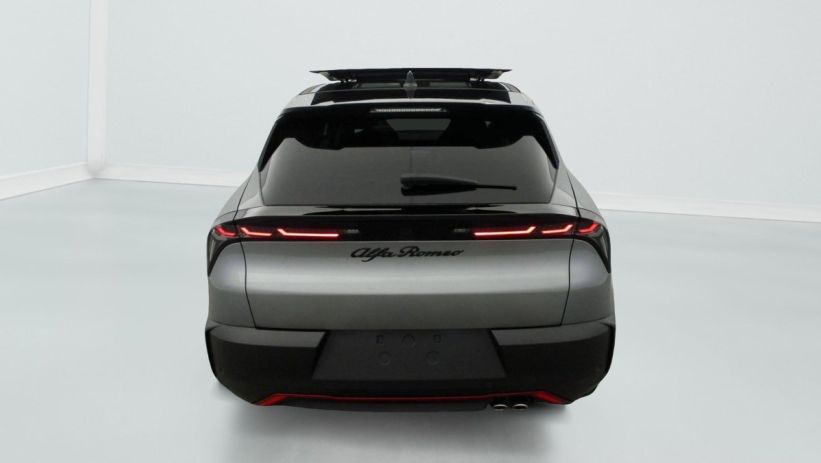 Aperçu du véhicule : 1.2 Ibrida 145 ch eDCT6 Speciale