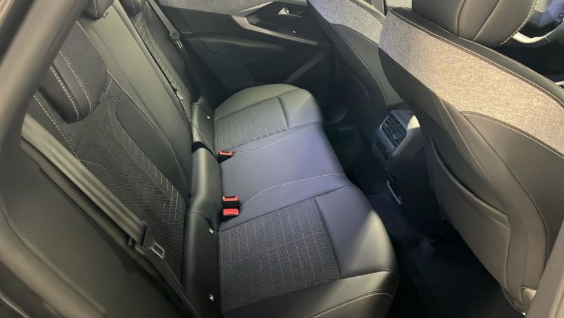 Aperçu du véhicule : Hybrid 136 e-DCS6 Allure