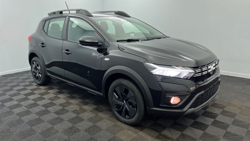 Aperçu du véhicule : TCe 90 CVT Stepway Expression Noir Nacré avec 1600€ d'équipements inclus