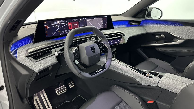 Aperçu du véhicule : 1.2 Hybrid 145ch GT e-DCS6