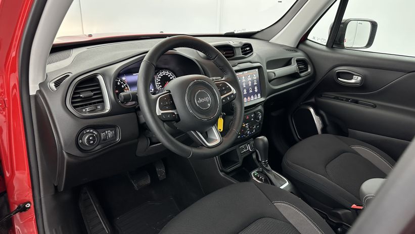 Aperçu du véhicule : 1.5 Turbo T4 130ch Limited e-Hybrid BVR7