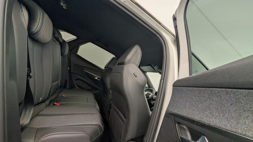 Aperçu du véhicule : Hybrid 225 e-EAT8 Allure Pack