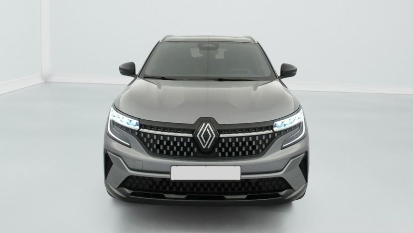 Aperçu du véhicule : E-TECH HYBRID 200 ICONIC