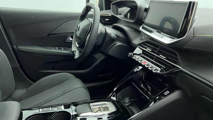 Aperçu du véhicule : Hybrid 145 e-DCS6 GT Gris Artense avec 2750€ d'équipements inclus