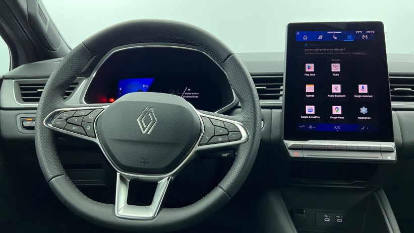 Aperçu du véhicule : E-Tech full hybrid 145 Techno Gris Cassiopée avec 1700€ d'équipements inclus