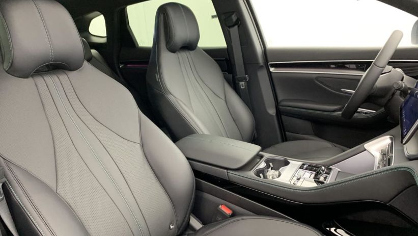 Aperçu du véhicule : 1.5L DM-I 218 CH PHEV COMFORT