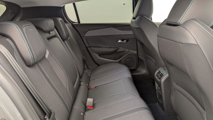 Aperçu du véhicule : PHEV 180 e-EAT8 Allure