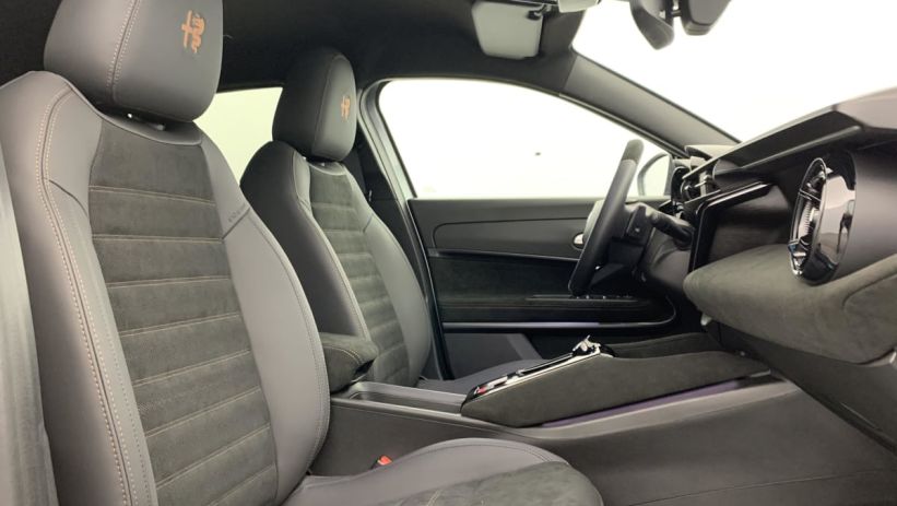 Aperçu du véhicule : 1.2 Ibrida 145 ch eDCT6 Intensa