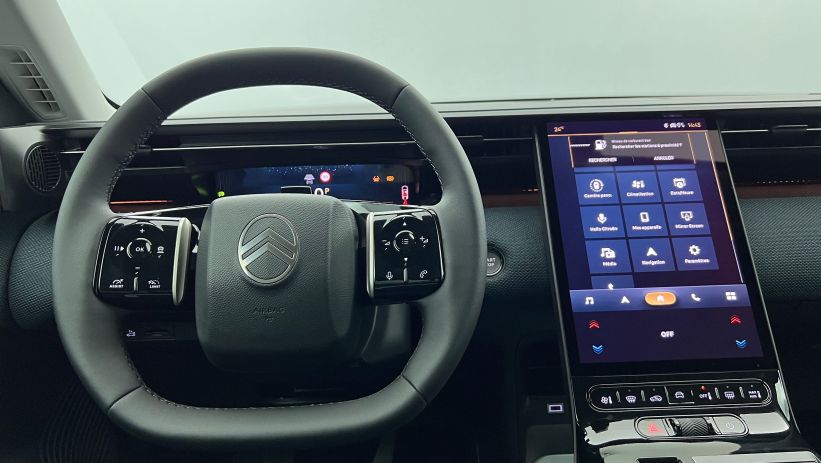 Aperçu du véhicule : Nouveau Hybrid 145 ch e-DCS6 Plus Vert Astoria - Toit Noir Perla Nera avec 2550€ d'équipements inclus