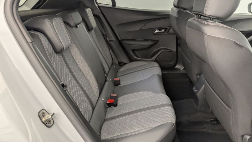 Aperçu du véhicule : Hybrid 136 e-DCS6 Allure