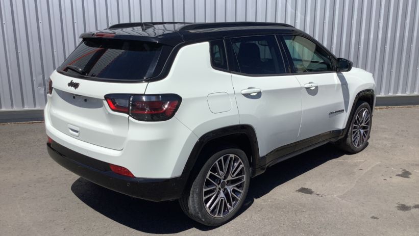 Aperçu du véhicule : COMPASS 1.5 Turbo T4 130 ch BVR7 e-Hybrid Summit