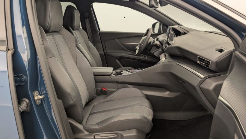 Aperçu du véhicule : Hybrid 180 e-EAT8 Allure Pack