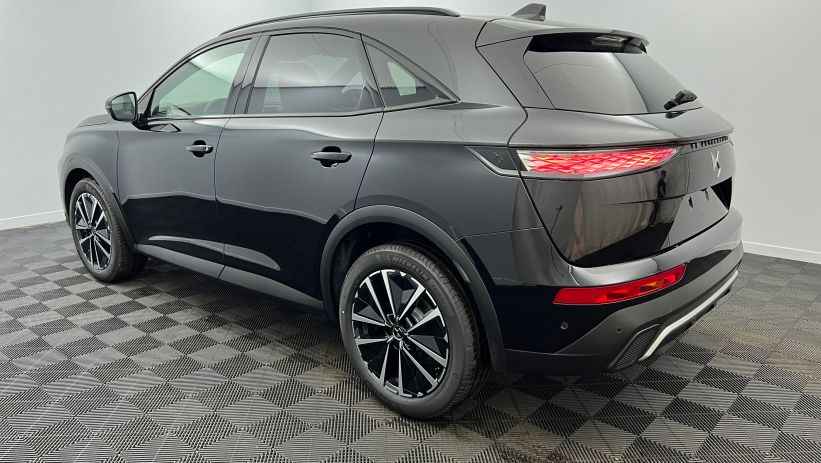 Aperçu du véhicule : BlueHDi 130 EAT8 Etoile Noir Perla Nera avec 5900€ d'équipements inclus