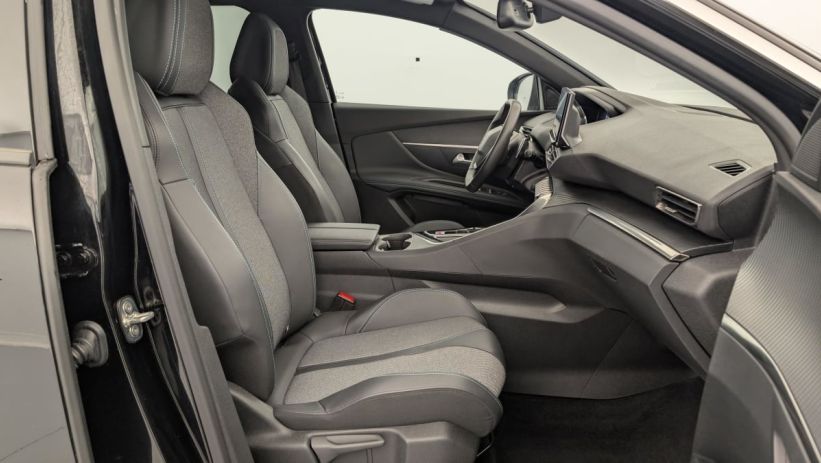 Aperçu du véhicule : Hybrid 180 e-EAT8 Allure Pack