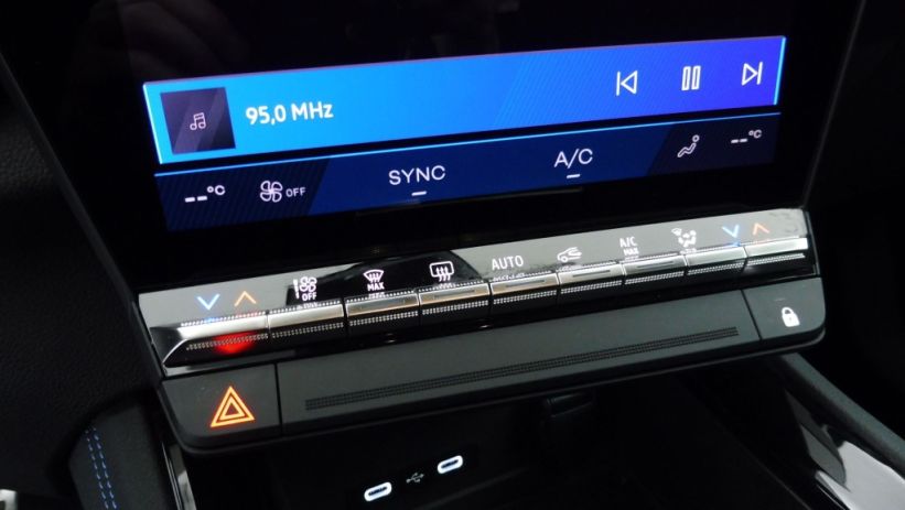 Aperçu du véhicule : 1.2 E-TECH FULL HYBRID 200CH ESPRIT ALPINE 7 PLACES - 24