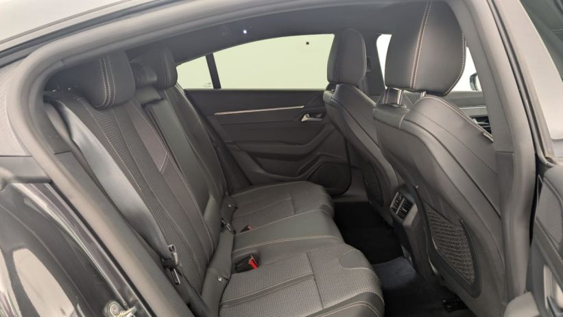 Aperçu du véhicule : Hybrid 225 e-EAT8 Allure