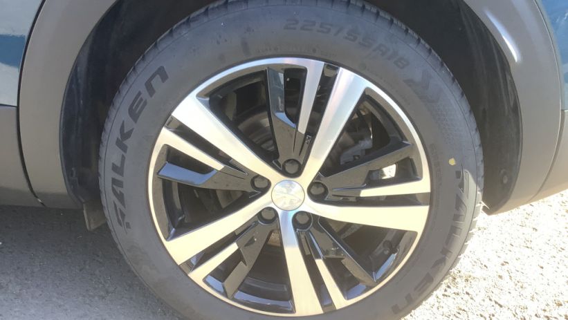 Aperçu du véhicule : 3008 Hybrid 145 e-DCS6 GT