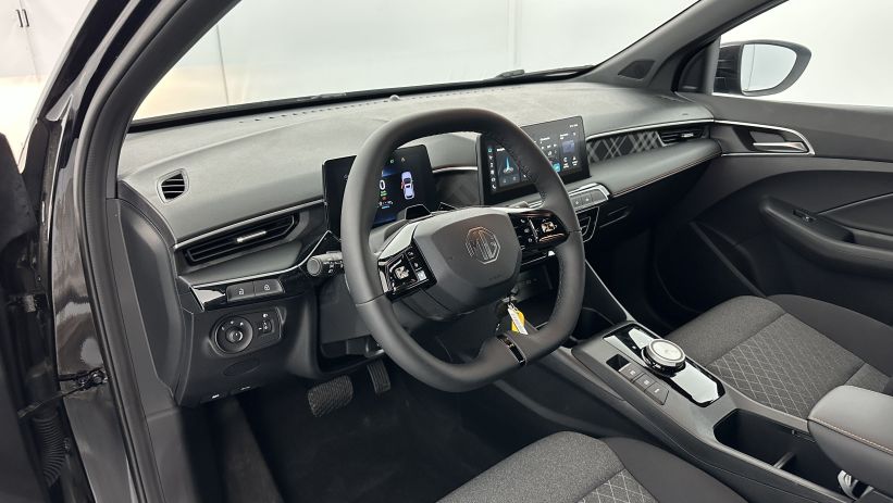 Aperçu du véhicule : 1.5 L Hybrid+ 195ch Standard