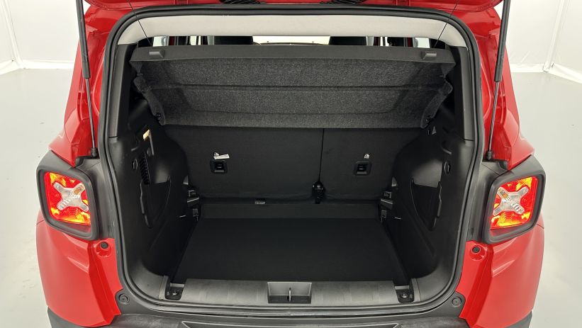 Aperçu du véhicule : 1.5 Turbo T4 130ch Limited e-Hybrid BVR7