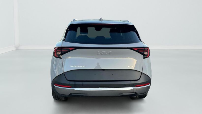 Aperçu du véhicule : HYBRIDE 239 CH BVA6 ACTIVE