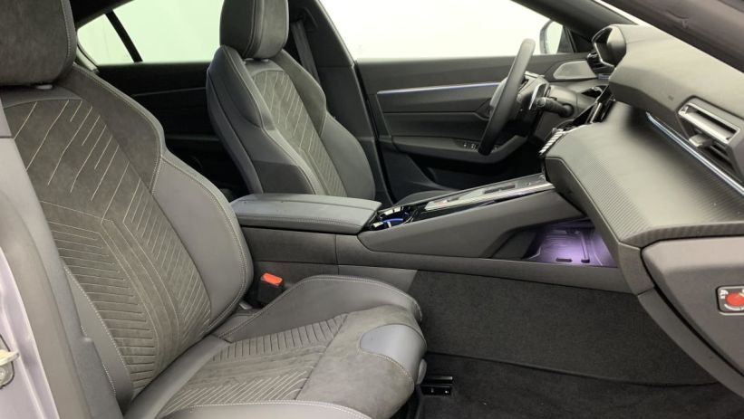 Aperçu du véhicule : Hybrid 225 e-EAT8 Allure