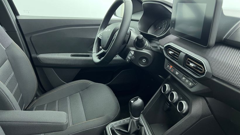 Aperçu du véhicule : TCe 90 CVT Stepway Expression Noir Nacré avec 1600€ d'équipements inclus