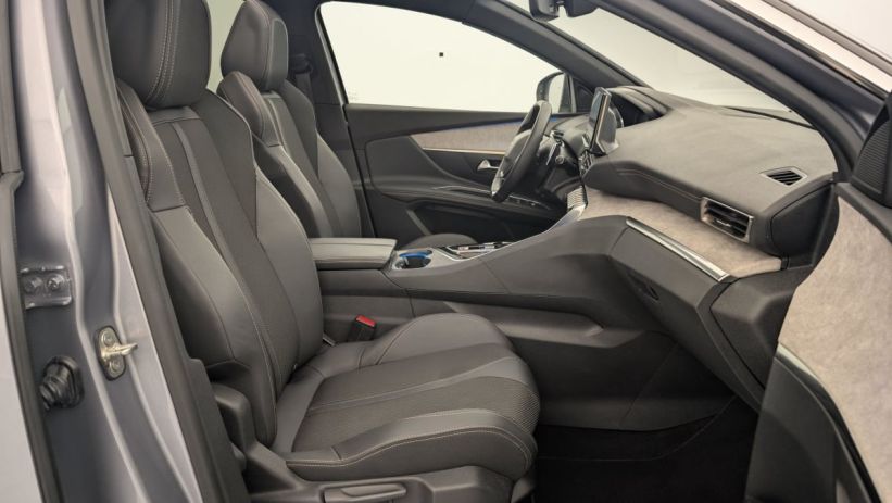 Aperçu du véhicule : Hybrid4 300 e-EAT8 GT