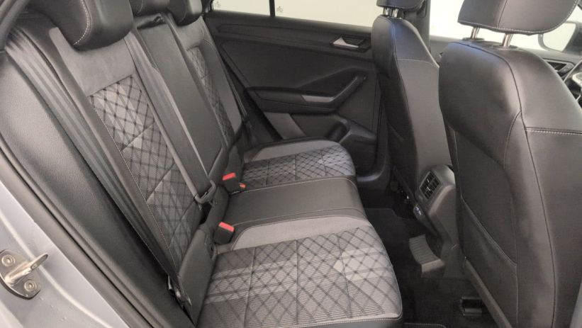 Aperçu du véhicule : 2.0 TDI 150 START STOP DSG7 R-LINE