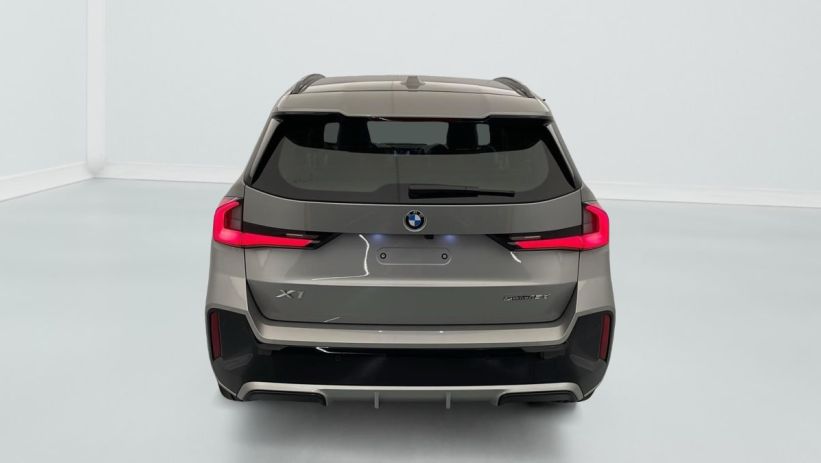 Aperçu du véhicule : SDRIVE 18D 150CH DKG7 M SPORT