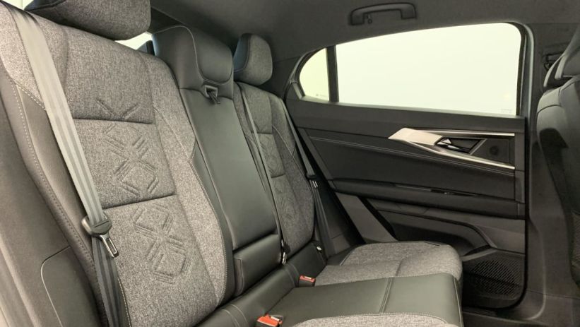 Aperçu du véhicule : E-Tech full hybrid 200ch Techno
