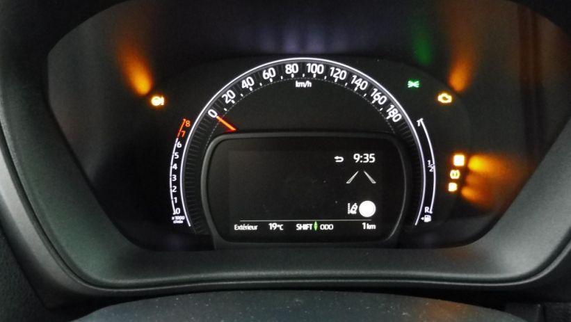 Aperçu du véhicule : 1.0 VVT-I 72CH TEAM PLAYER