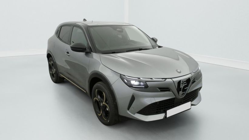 Aperçu du véhicule : 1.2 Ibrida 145 ch eDCT6 Intensa